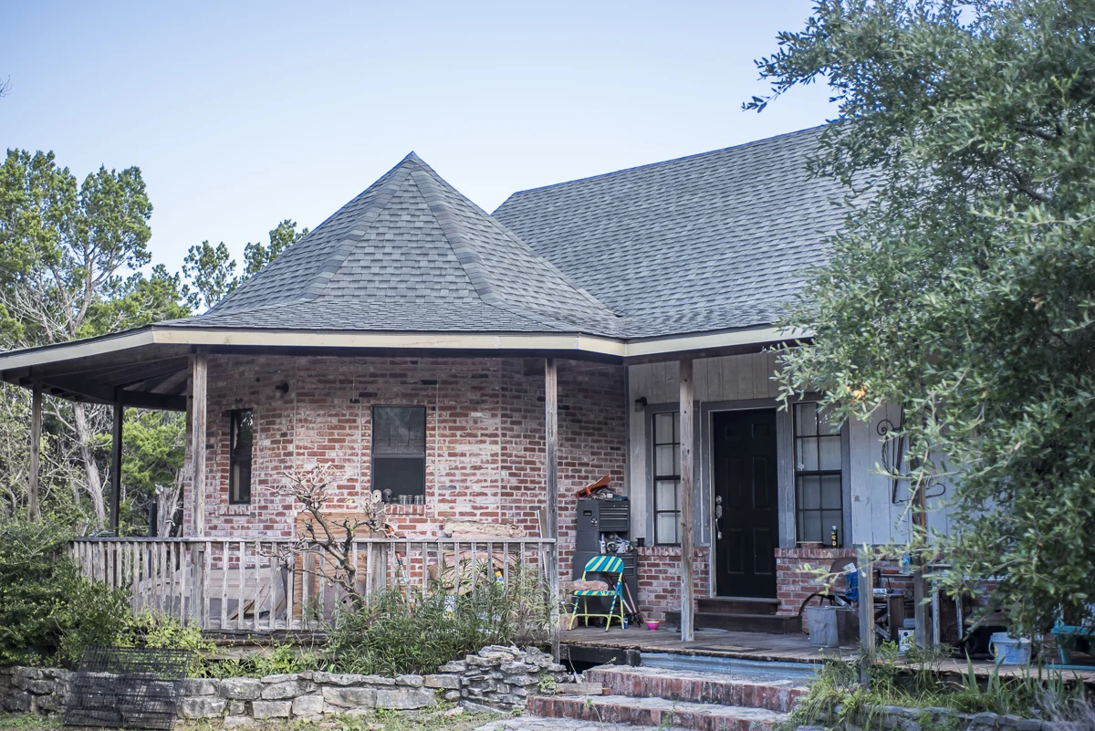 Austin Home Front View Gaf Charcoal Timberline Hdz Shingles Finished Roof Freetail Roofing